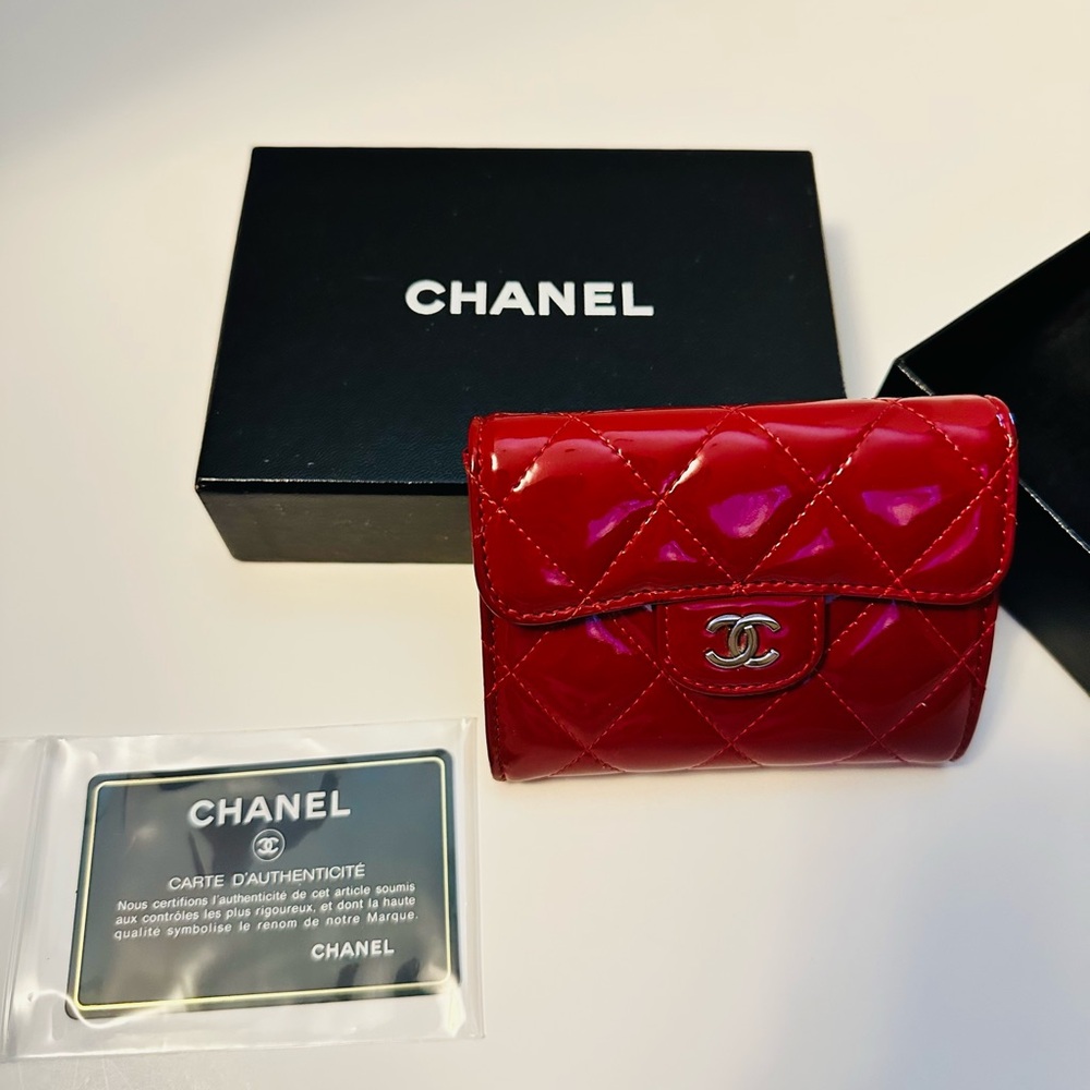 265Classic Chanel Patent Flap Red Quilted Cardholder/Wallet interlocking CC Logo